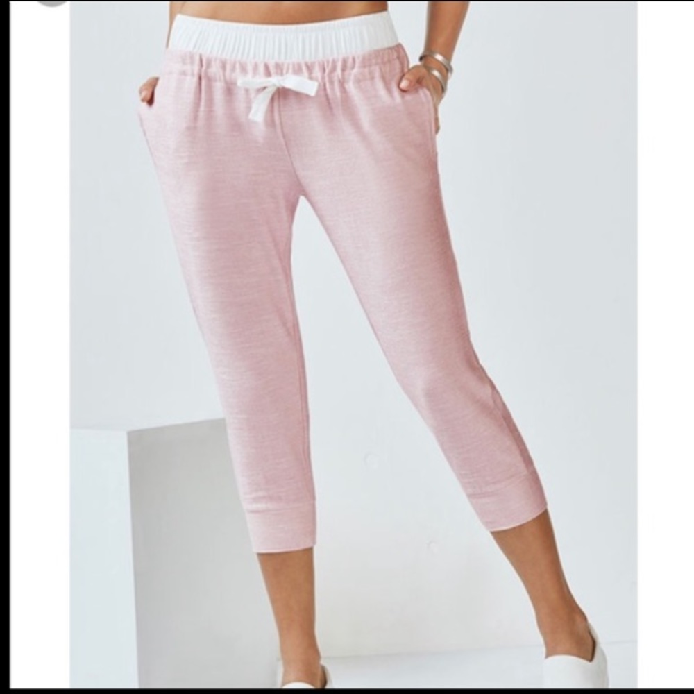 EUC Fabletics Arnae Capri joggers